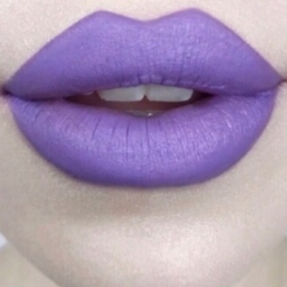 Kat Von D “Coven” Studded Kiss Creme Lipstick NIB - Picture 3 of 5